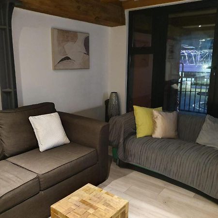 Sng Apartments Excel Лондон Екстериор снимка